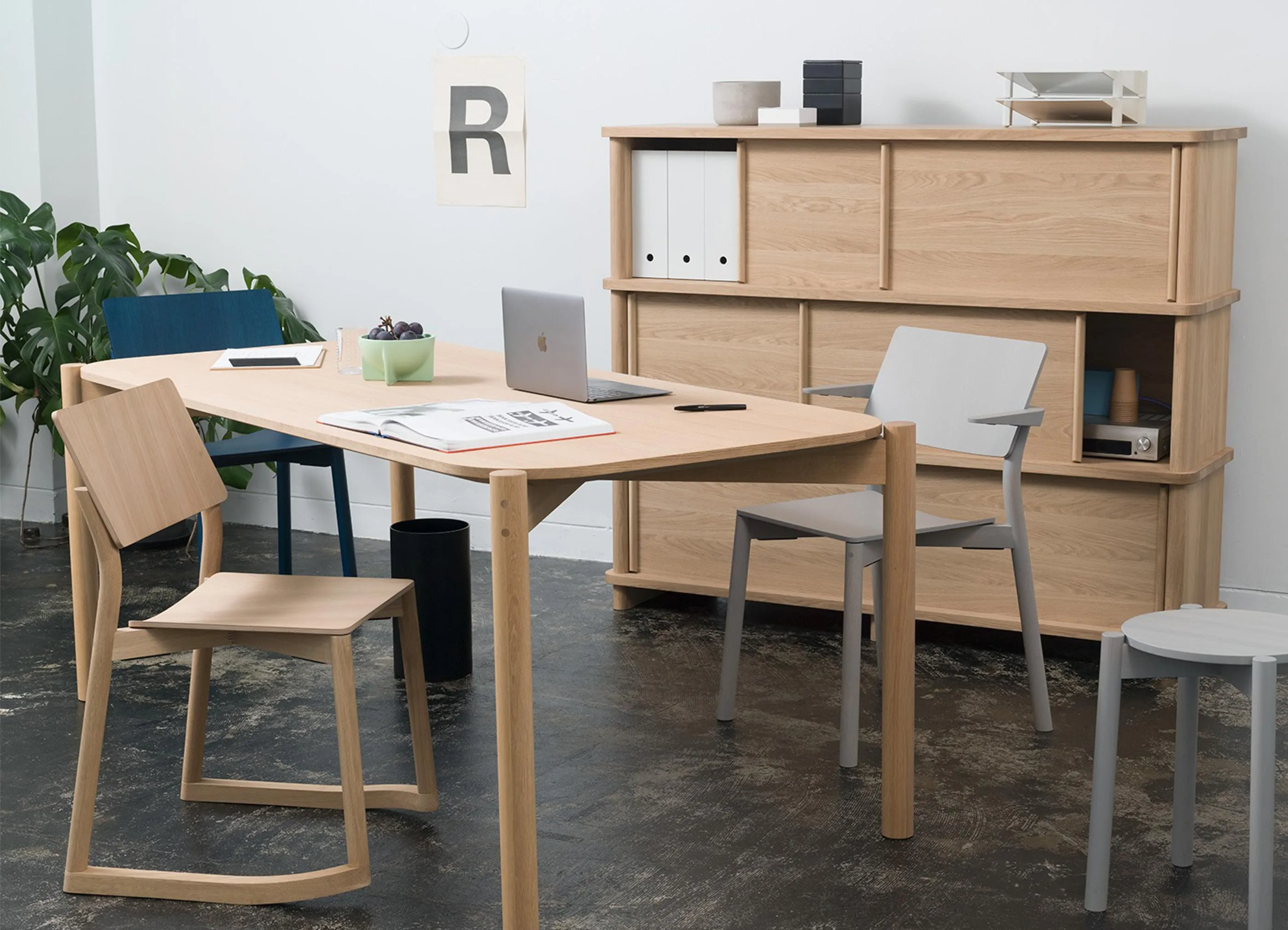 展示品　カリモクニュースタンダード　キャストール　ダイニングテーブル　カフェ KARIMOKU NEW STANDARD CASTOR TABLE / カリモクニュー