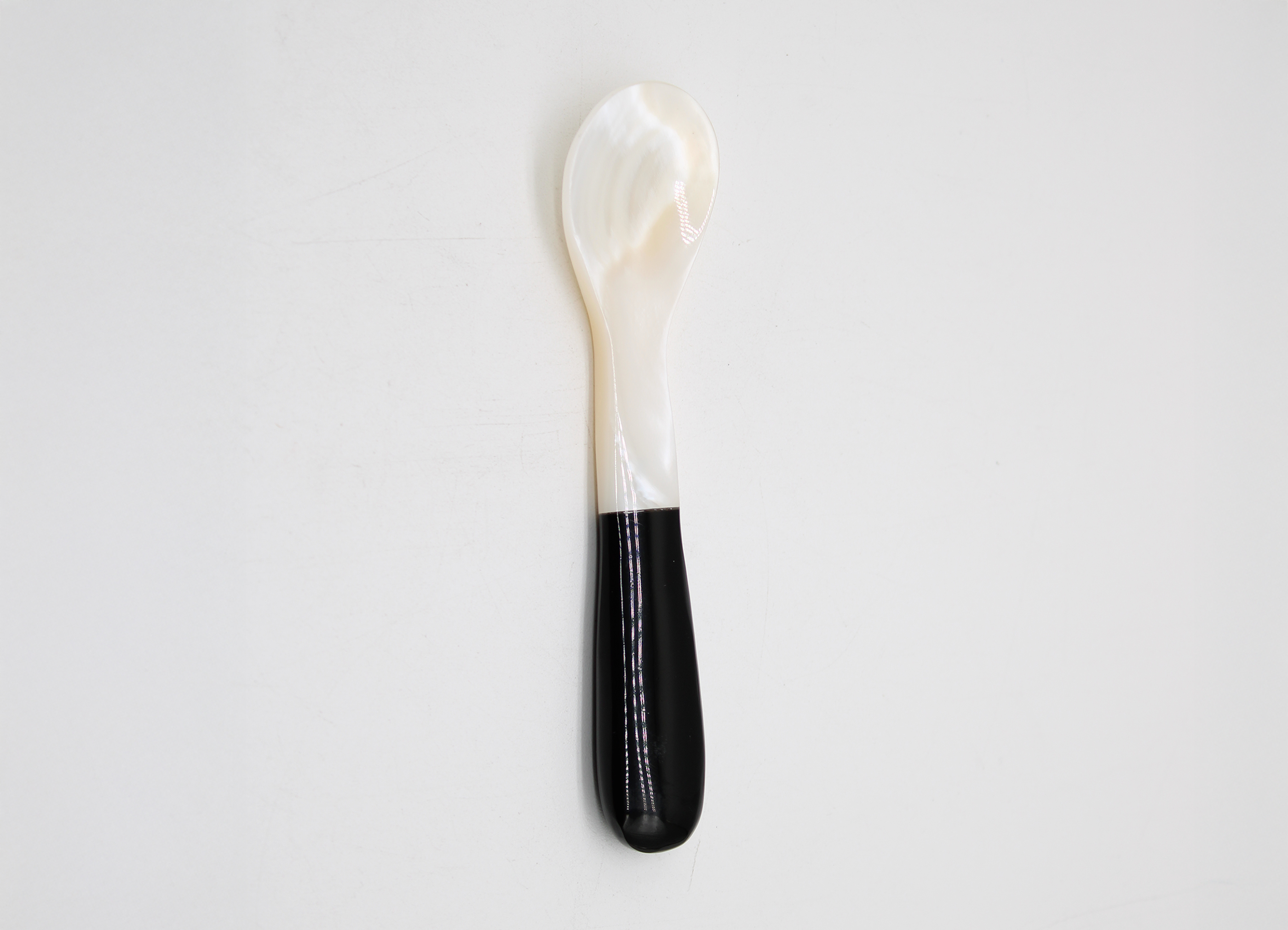 SHELL CUTLERY DESSERT SPOON カトラリーの商品詳細ページ | 【公式