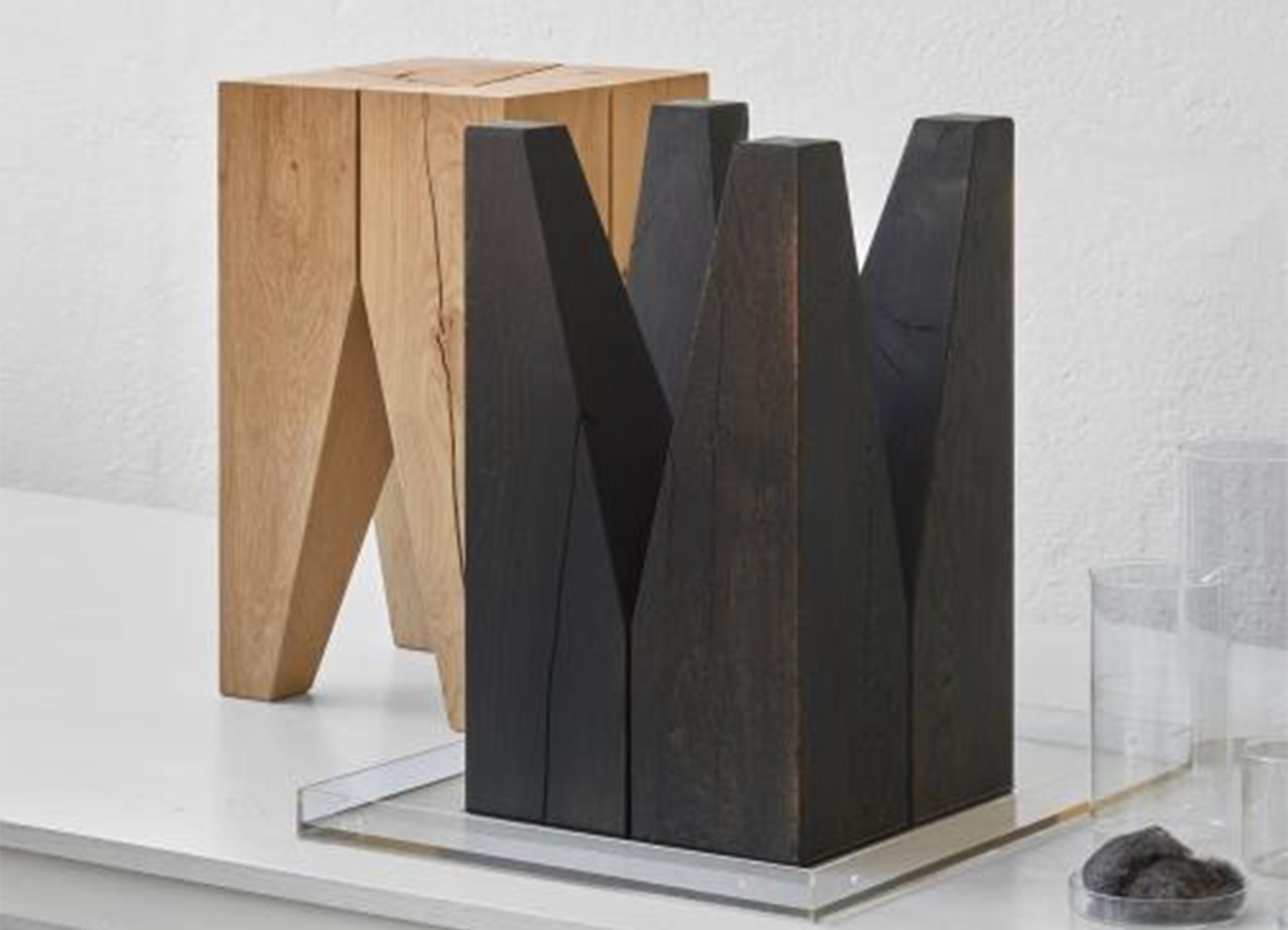 e15 / イーフィフティーン】BACKENZAHN SIDE TABLE バッケンザーン