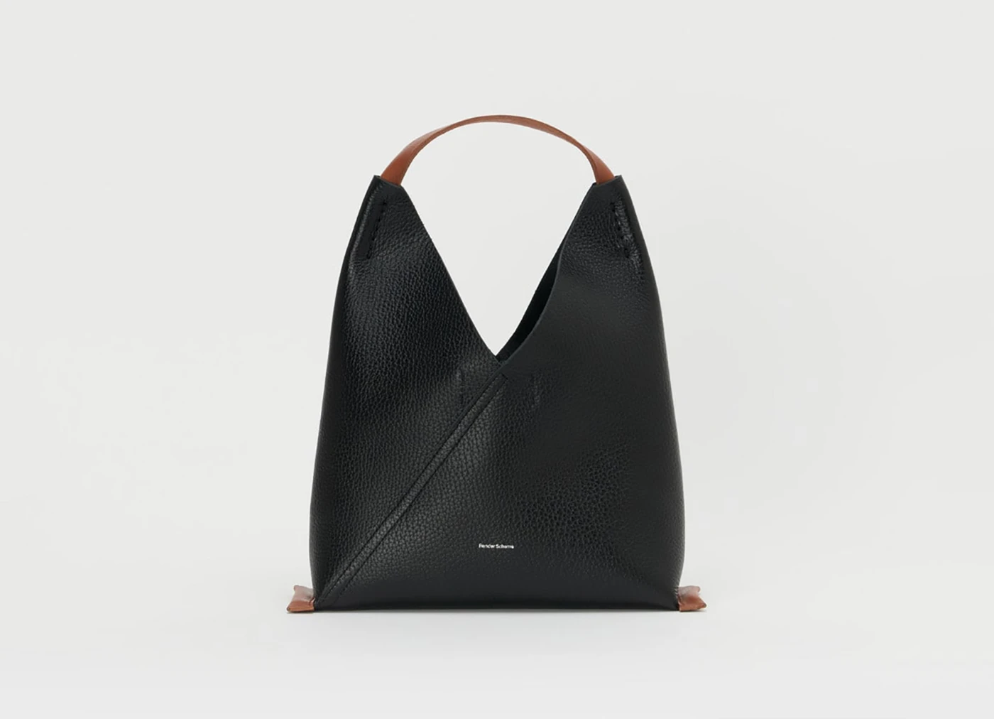 【HENDER SCHEME / エンダースキーマ】triangle bag バッグ / ブラック