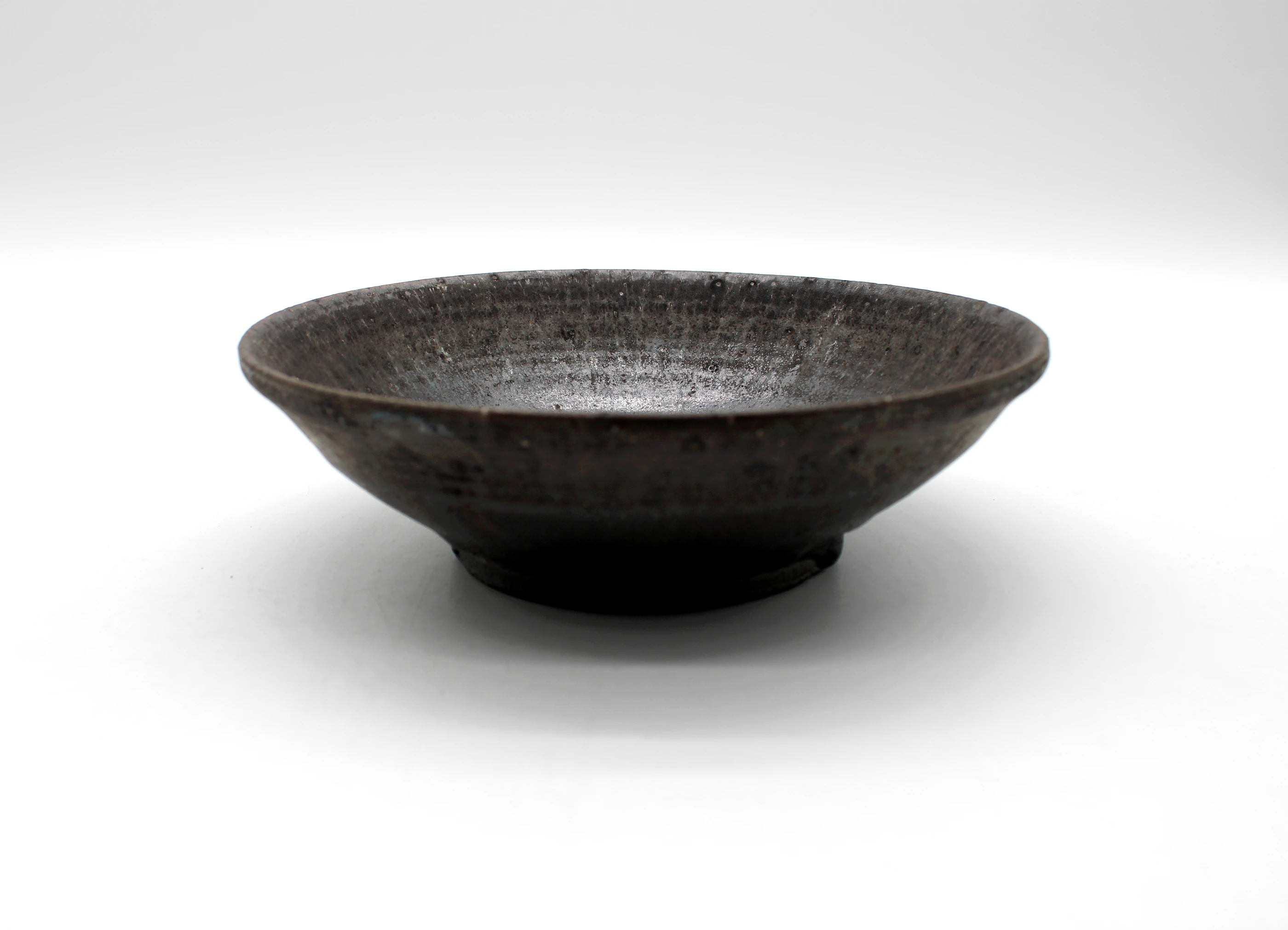 小野象平 / SHOHEI ONO】黒志野 平鉢 うつわの商品詳細ページ | 【公式