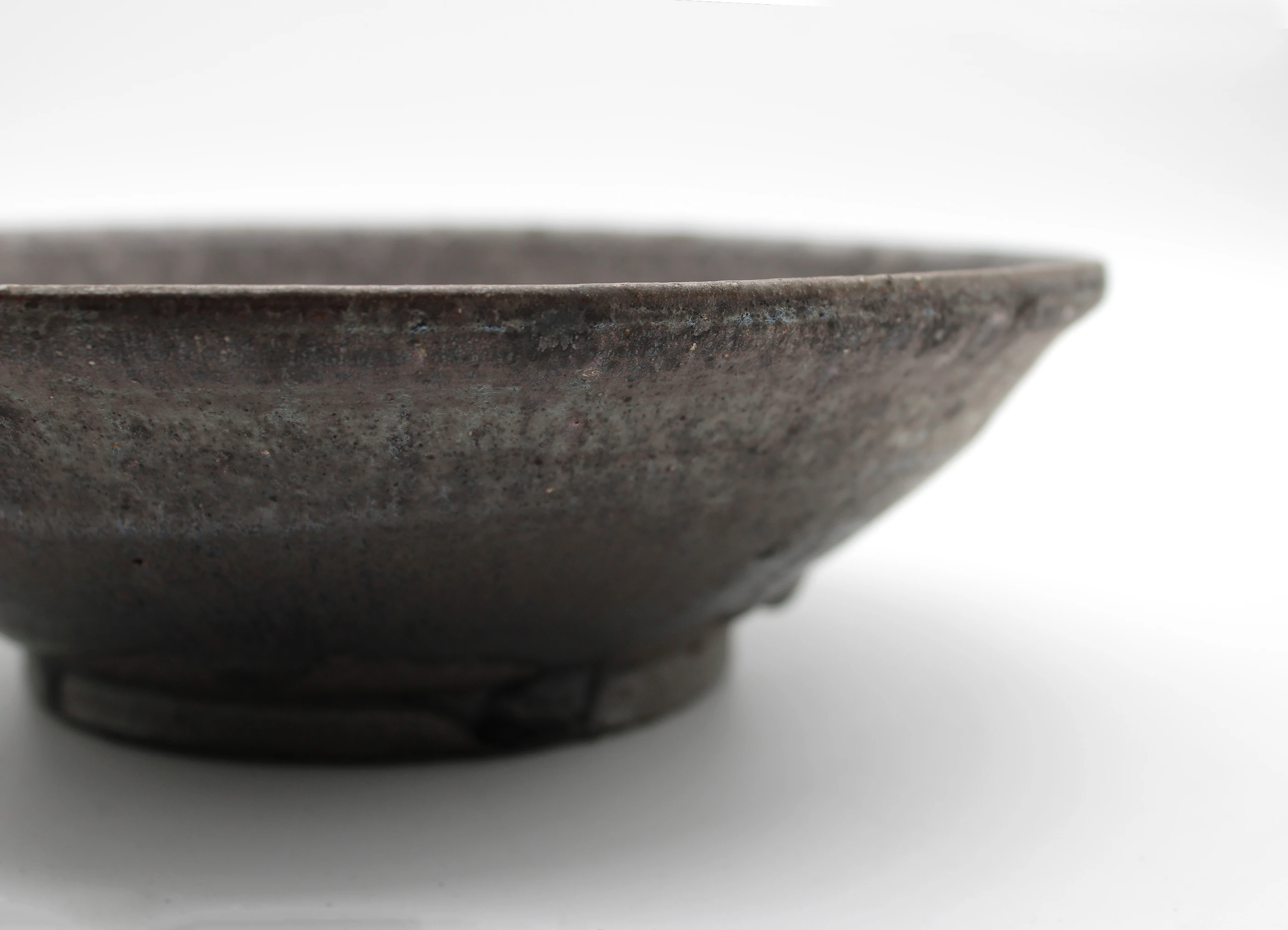 小野象平 / SHOHEI ONO】黒志野 平鉢 うつわの商品詳細ページ | 【公式